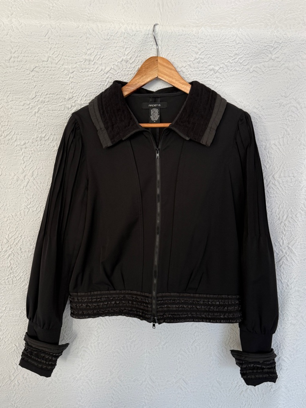 Arden B Black Cropped Jacket Ruffle Trim Ribbed Detail Zip Front Size M